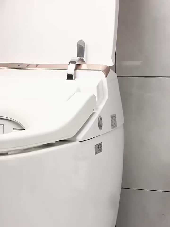 Flexible Silicone Toilet Brush – Wall Mount, No Drilling Required. Mounting bracket included.